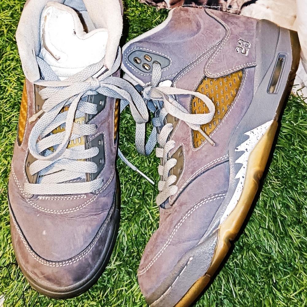 Nike Retro 'Wolf' Jordan 5s
